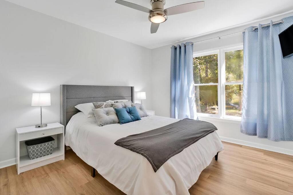 Middle Sound Hideaway~Beaches, Shopping, Families Villa Wilmington Exterior photo
