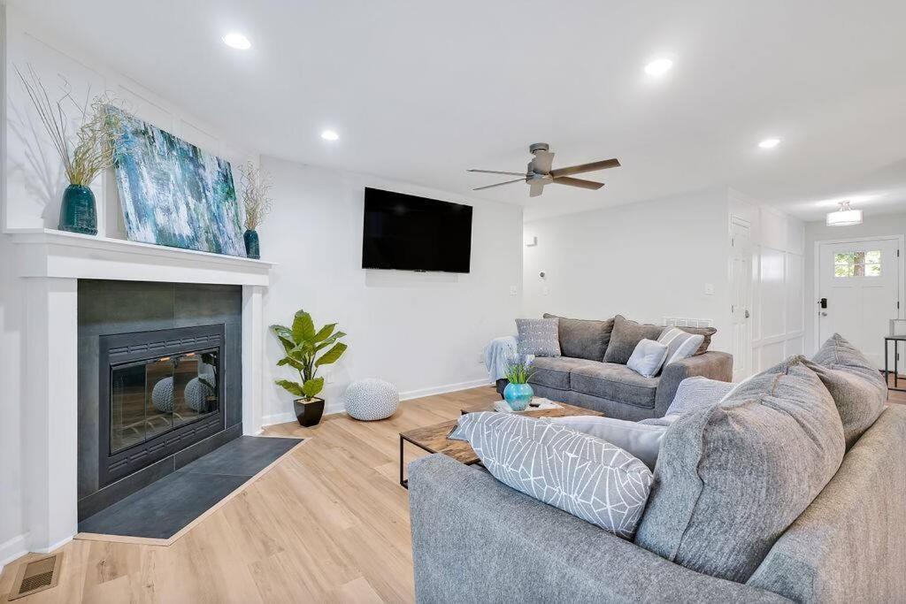 Middle Sound Hideaway~Beaches, Shopping, Families Villa Wilmington Exterior photo