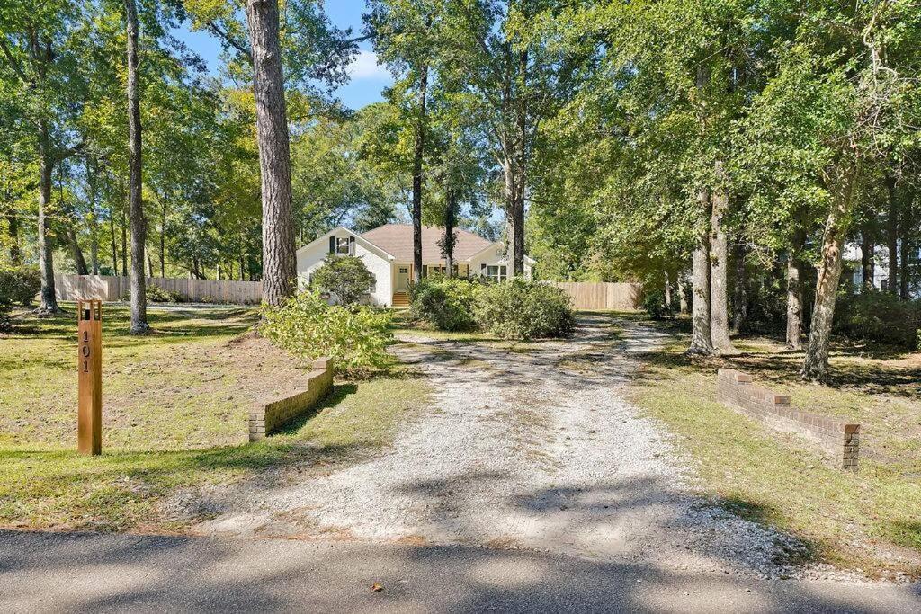 Middle Sound Hideaway~Beaches, Shopping, Families Villa Wilmington Exterior photo